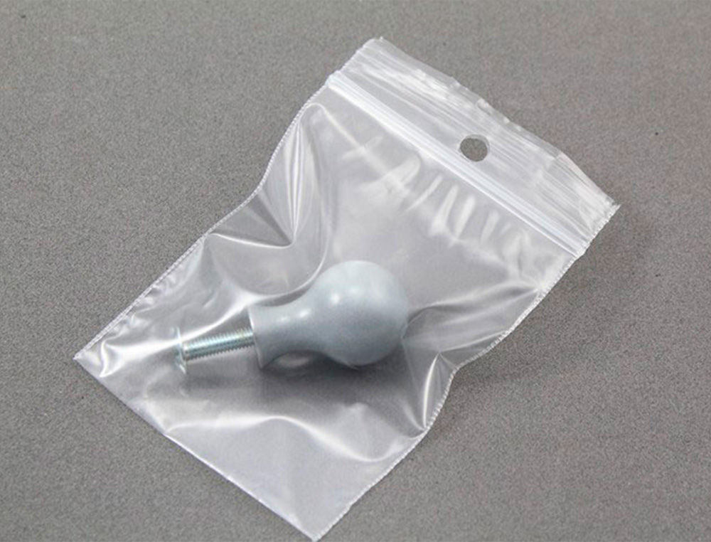 SACHET PLASTIQUE REFERMABLE Q-CONNECT DIM.40X60 MM SACHET DE 100 UNITES